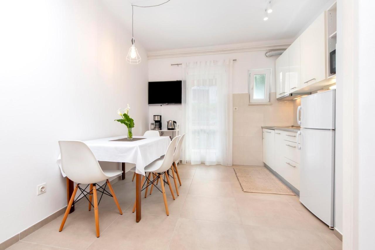 Apartments Magnolia Ровінь Екстер'єр фото