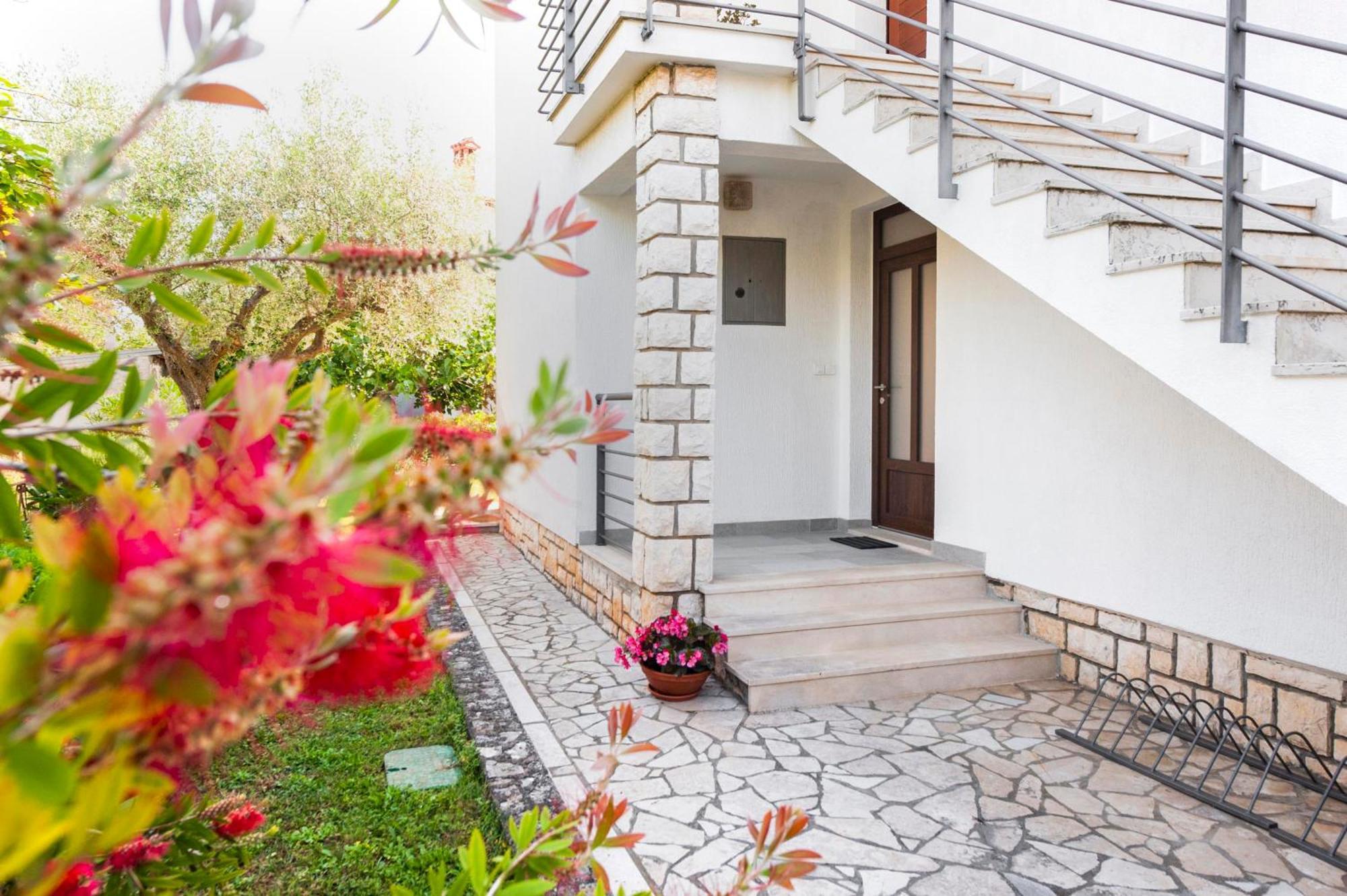 Apartments Magnolia Ровінь Екстер'єр фото