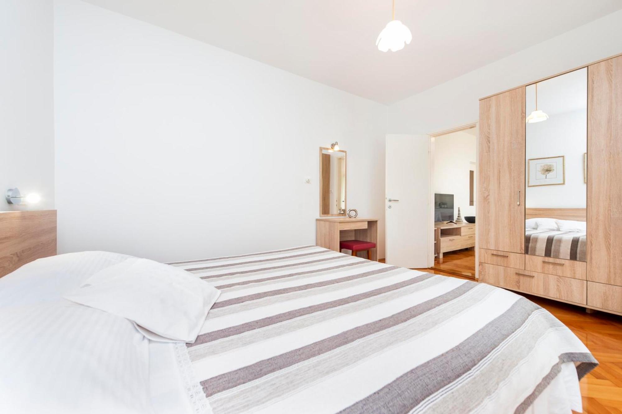 Apartments Magnolia Ровінь Екстер'єр фото